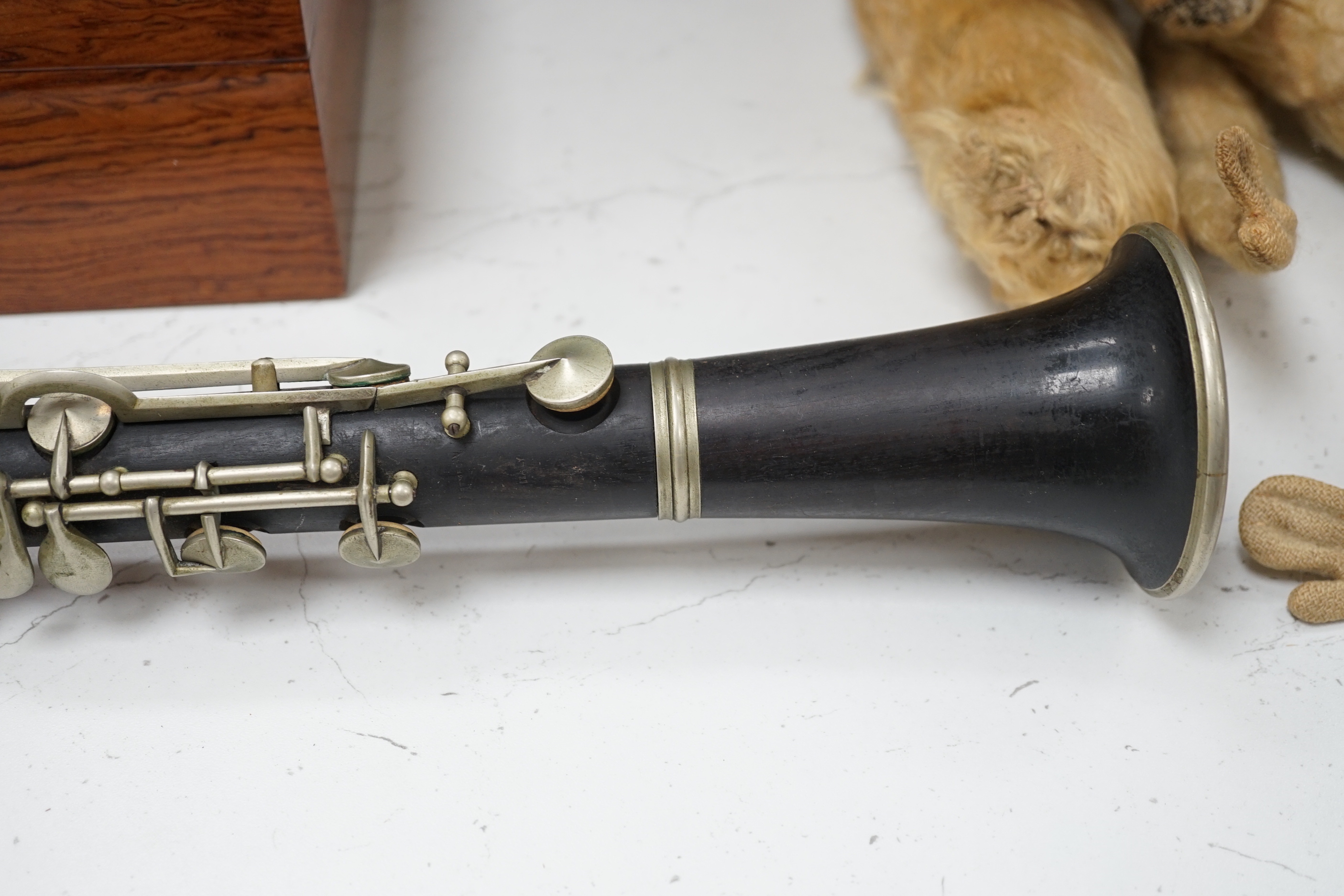 An unmarked wooden clarinet